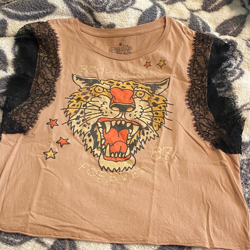 Juniors Tan Graphic Tiger Tee with Black Lace Sleeves